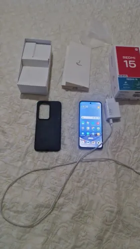 Vendo redmi 15 256G, 3 meses de uso na garantia, sem detalhes R$ 950,00.