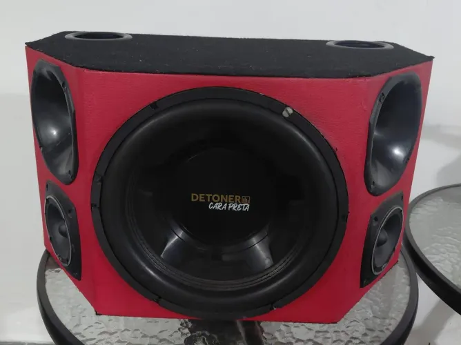 VENDO CAIXA DE SOM DETONER CARA PRETA