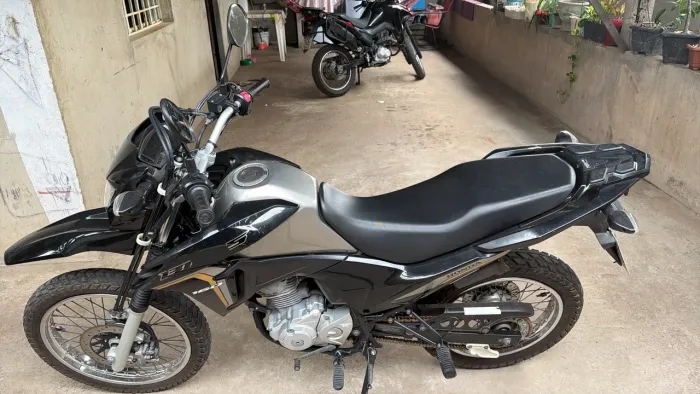 Honda Bros 160 2023 preta