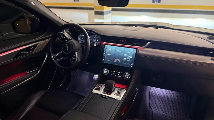 Jaguar F-Pace 3.0 R-DYN.se AWD 340cv (híbrido) 2023