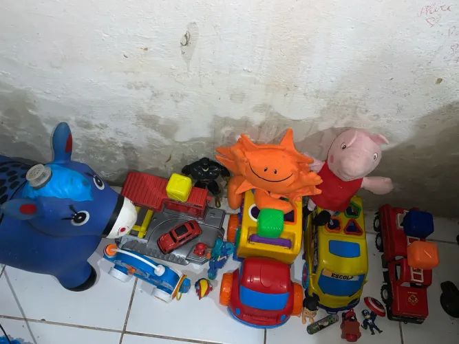 Lote de brinquedos, valor negociável!