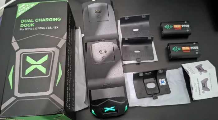Dock Carregador para Controle Xbox + 2 Baterias Recarregáveis - Semi Novo