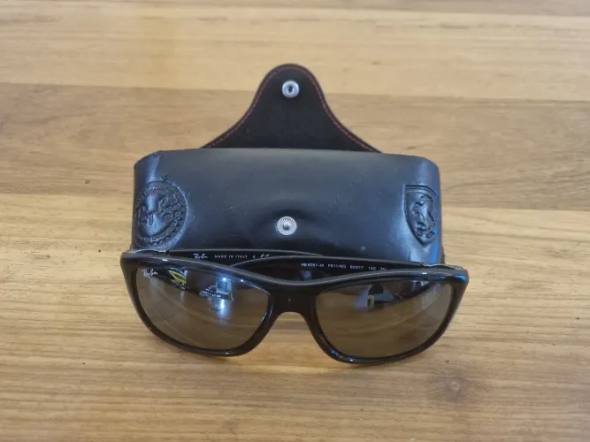 Óculos Ray-Ban Ferrari RB8351M F611 6G com Estojo