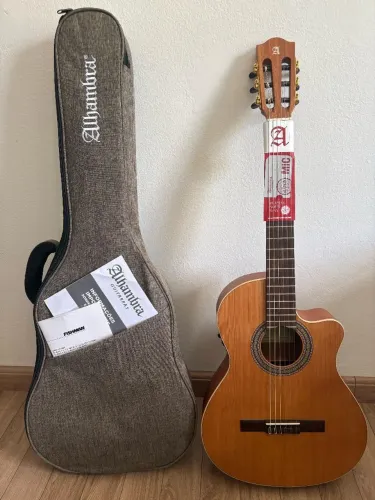Violão ALHAMBRA (Espanhol) - Nylon - Elétrico 