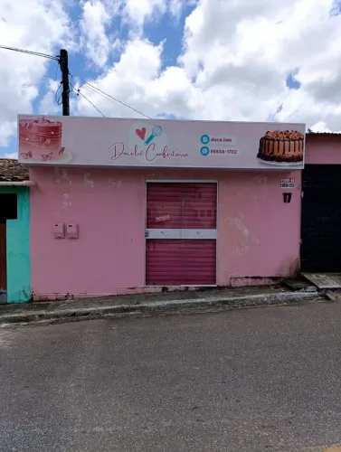 Porta de vidro e placa para negócio