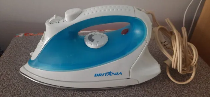 Ferro de Passar a Vapor Britânia