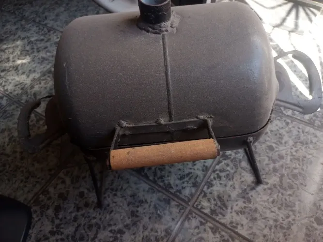 Churrasqueira de mesa.
