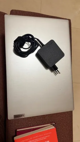 Notebook Lenovo em perfeito estado
