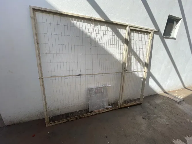 Grade com portão