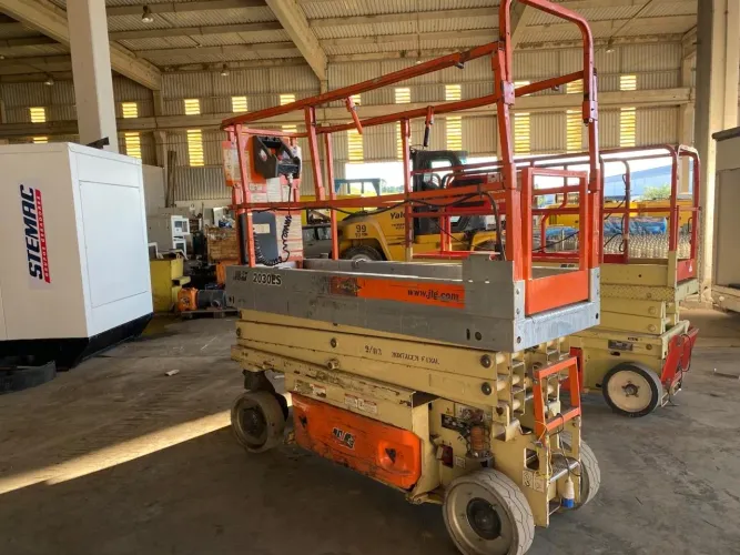 Ptataforma tesoura Jlg