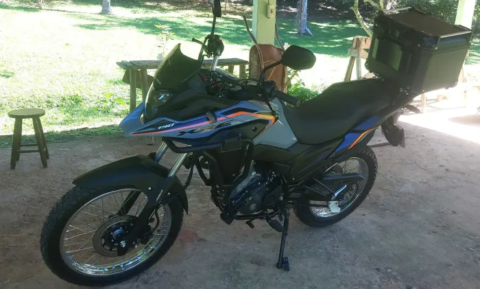 VENDO MOTO HONDA XRE 190 ADV MUITO CONSERVADA.