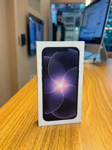 iPhone 17E 256gb NOVO! Com case e película de brinde 