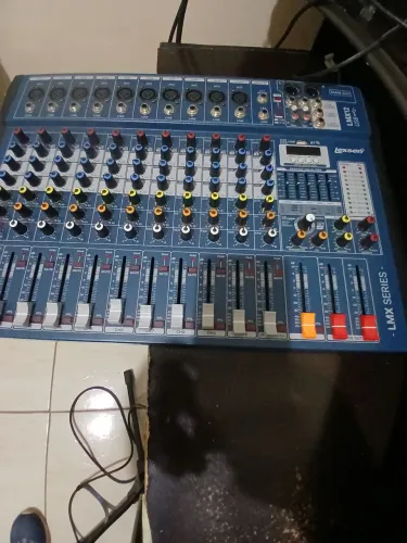 Vendo essa nova usei umas cinco vezes doze canais equalizador, Bluetooth efeitos USB