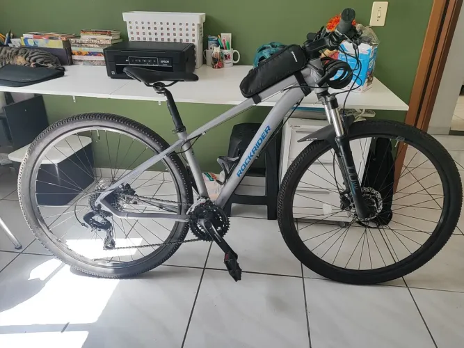 Vendo Bicicleta com acessórios Rockrider aro 29 Quadro 15" (ou P)