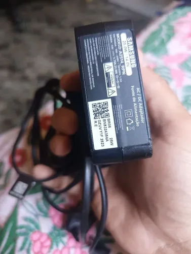Uma fonte original Samsung nova adaptador fonte alimentação 25.0 w/14.0 v