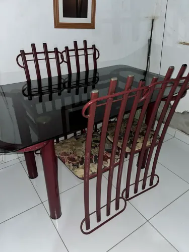 Vende-se mesa de jantar