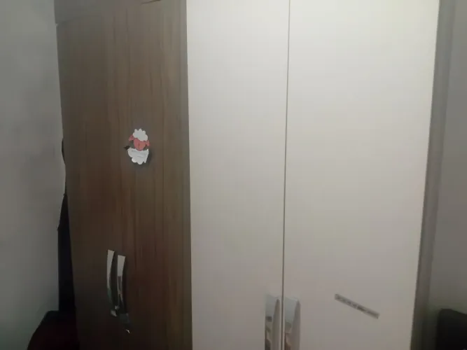 Guarda-roupa com 4 porta