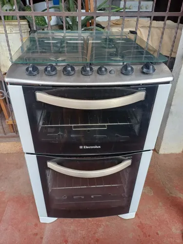Fogão Electrolux com dois fornos, posso pegar