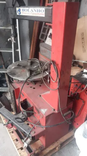 Maquina desmontar pneu automotivo
