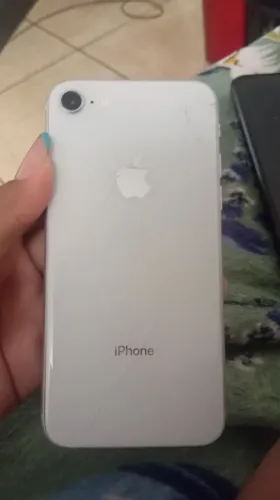 Vende-se iPhone 8 plus e celular realme 50