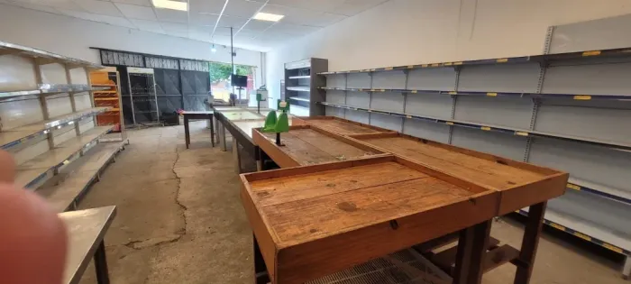 loja em Sepetiba com 110 m2