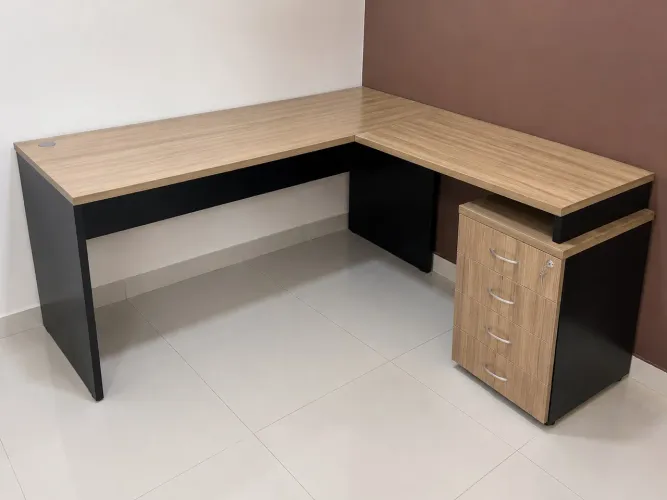 Mesa em L