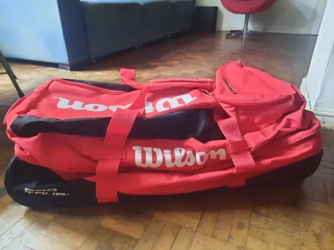 MALA VIAGEM GRANDE DA WILSON COM PUXADOR RETRÁTIL E RODINHAS
