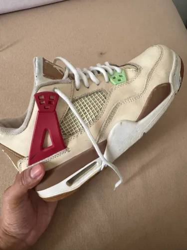 Tênis Nike Air Jordan 4