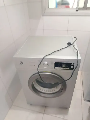 SECADORA ELECTROLUX ESSENTIAL CARE 11KG - 220V