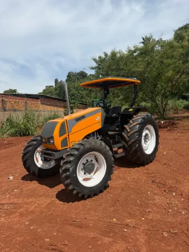 Trator Valtra A850 ano 2012