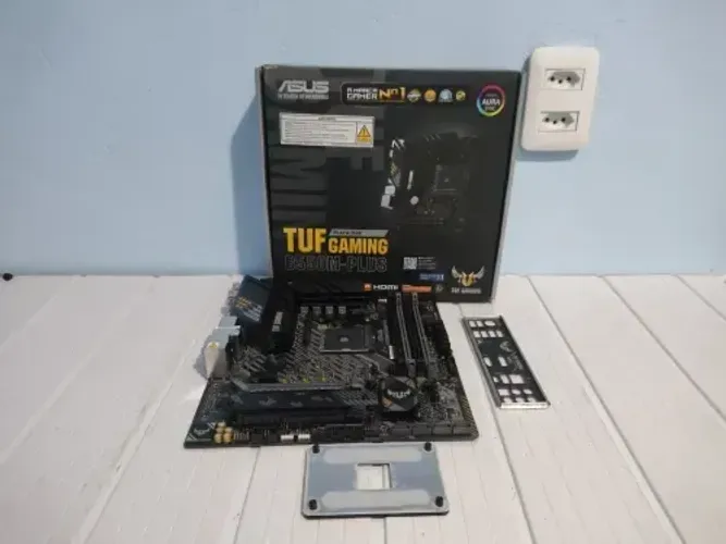 Placa-mãe ASUS TUF Gaming B550M-PLUS