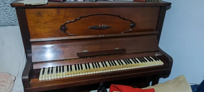 Piano antigo 