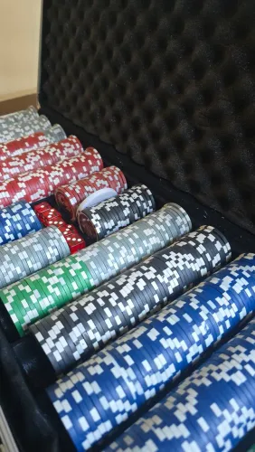 Maleta de Poker Completa 500 Fichas + Dados + Dealer
