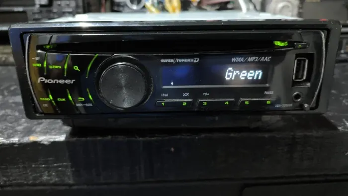 Rádio Pionner DEH 3200ub