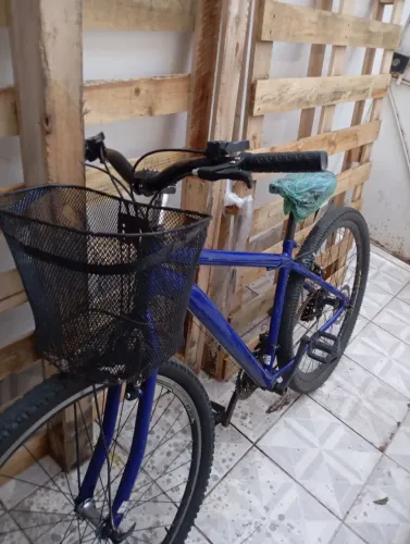 Vendo bicicleta semi nova