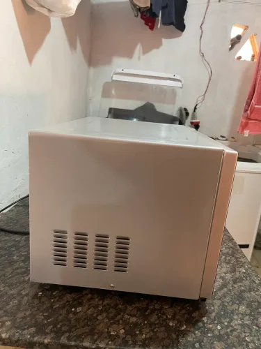 Vende-se microondas 42L espelhado Philco inox