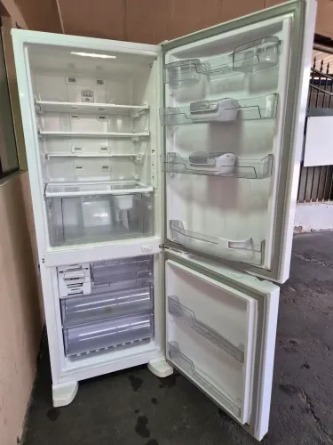 GELADEIRA EM ESTADO DE NOVA