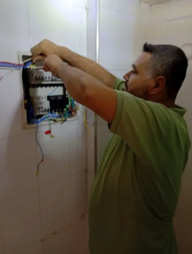 Quadros de distribuição e cabeamento