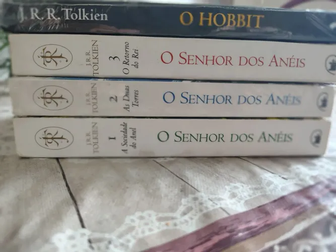 O senhor dos anéis + o Hobbit+ divina comédia + odisseia+ Ilíada