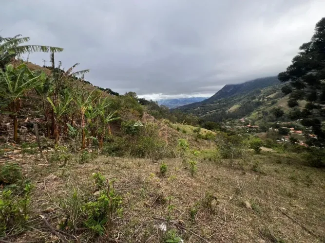 Terreno para venda no bairro do paiol Grande, São Bento do Sapucaí - SP