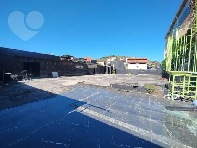 Loja com terreno de 947 m², localização privilegiada !!!