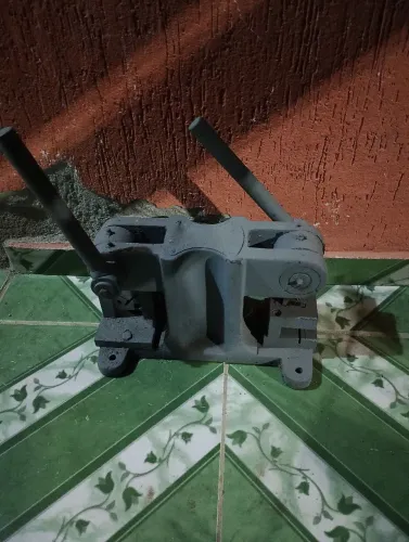Prensa manual de ferro serralheiro 300 reais
