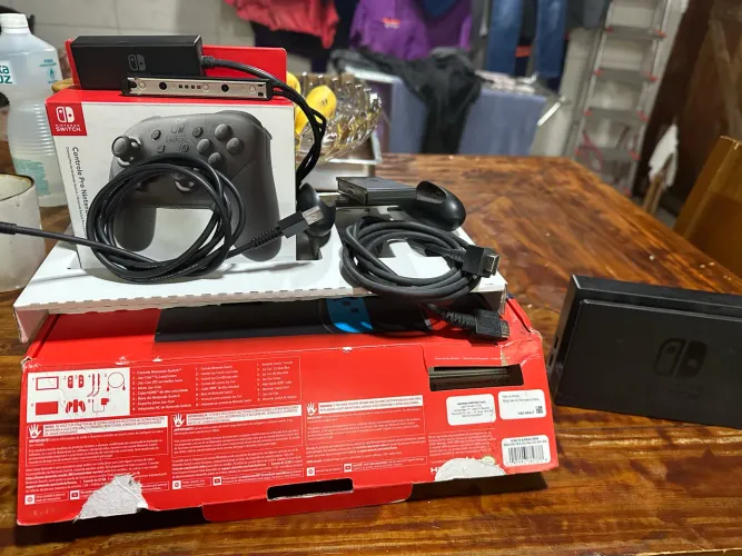 ( Preço Negociável ) Nintendo Switch V2 + Pro Controller + Internet Adapter