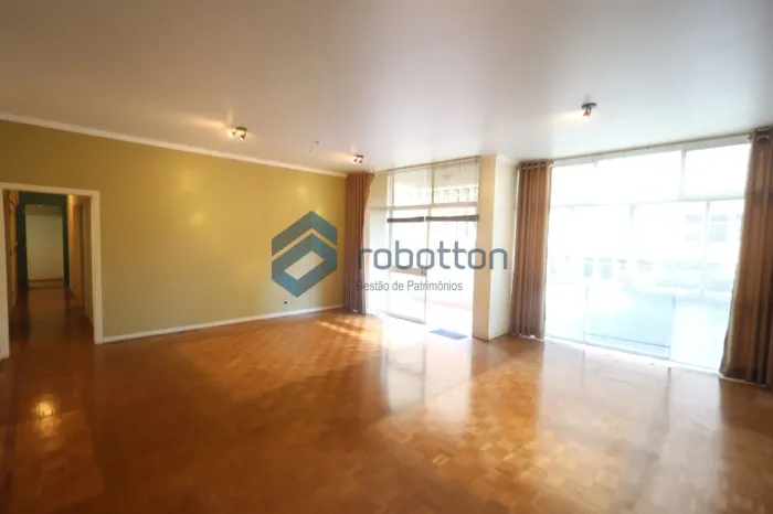 Apartamento amplo de 169 m² na Consolação | 3 dormitórios (1 suíte) | Vaga para até 2 carr