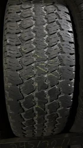Pneu 245/70/16 wrangler Meia vida útil