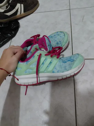 Tênis Adidas Feminino