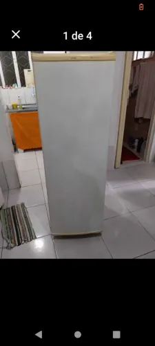 Vendo uma geladeira de gelo marca Consul 240 litros funcionando perfeitamente