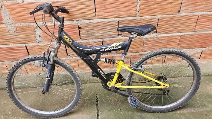 Vendo bicicleta track aro 26