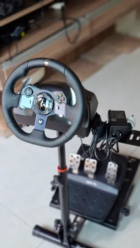Volante Logitech G920 com Suporte Cockpit