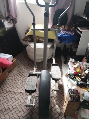 Vendo equipamento de ginástica Elíptico 